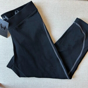 Hylete Women's Black Crop Legging - Medium